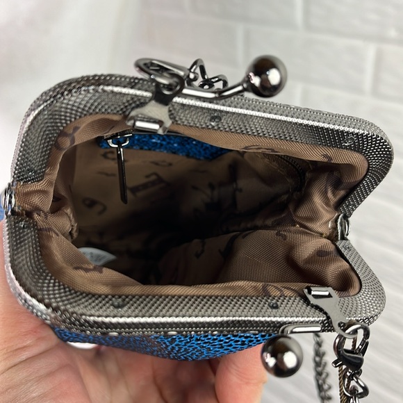 TRESKA KISS LOCK CROSSBODY TEXTURED BAG CHAIN BLUE BLACK - Picture 8 of 14